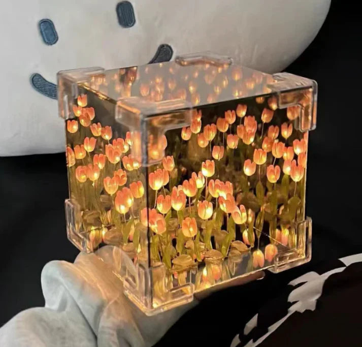 Tulip Cube Mirror Lamp